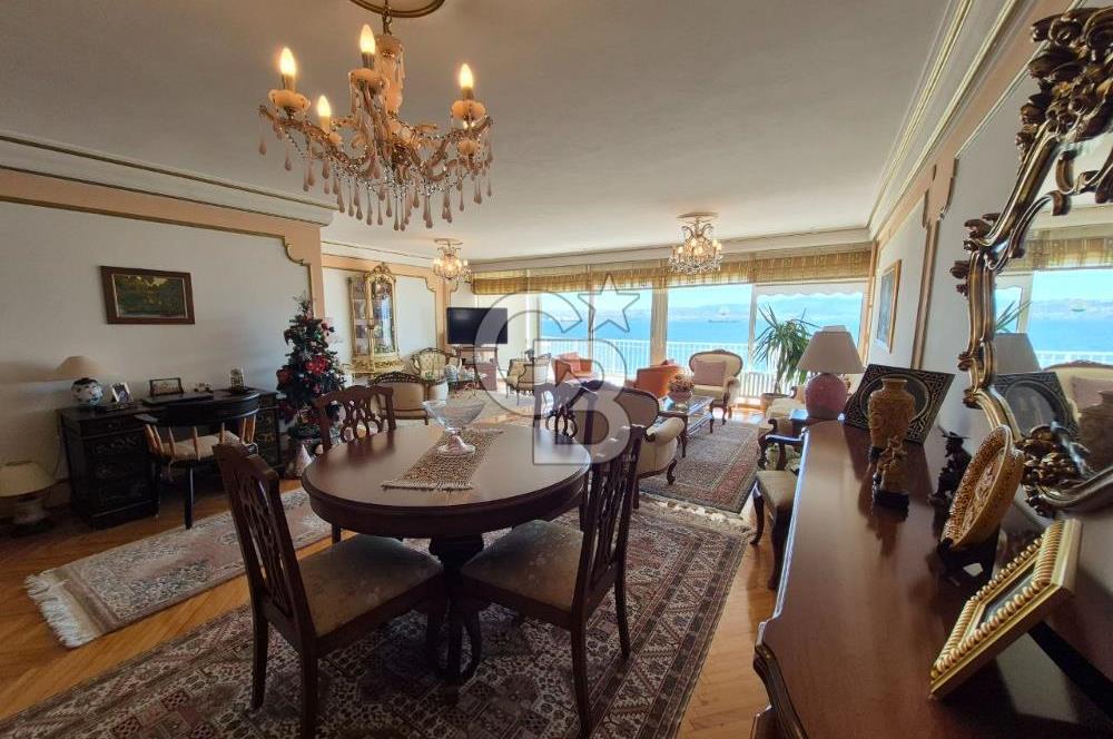 Karşıyaka Yalı Caddesi Satılık Deniz Manzaralı Daire