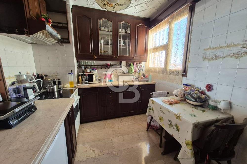 Karşıyaka Yalı Caddesi Satılık Deniz Manzaralı Daire