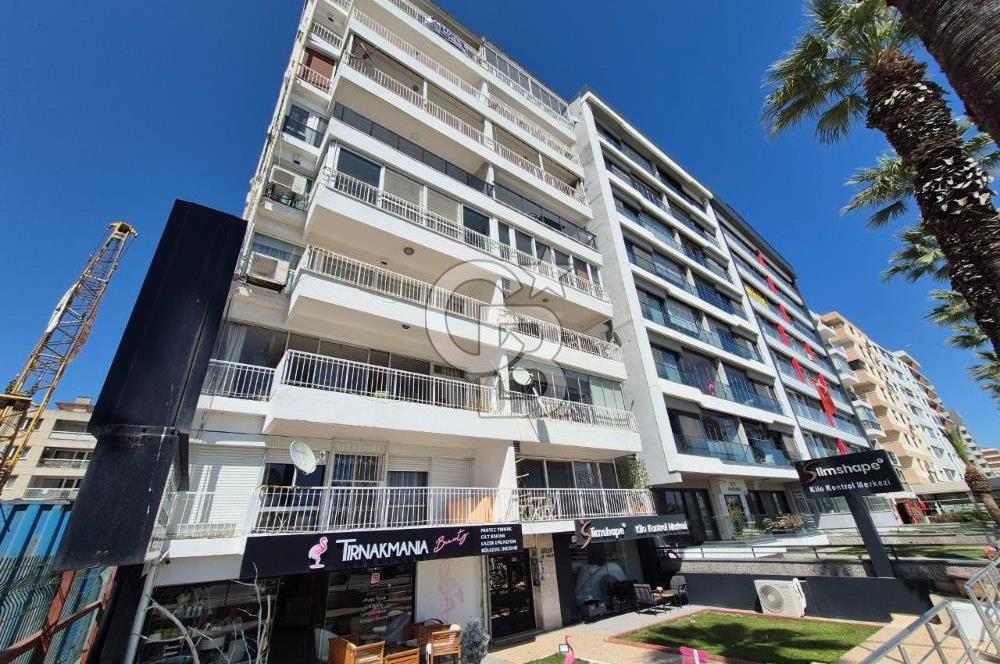 Karşıyaka Yalı Caddesi Satılık Deniz Manzaralı Daire