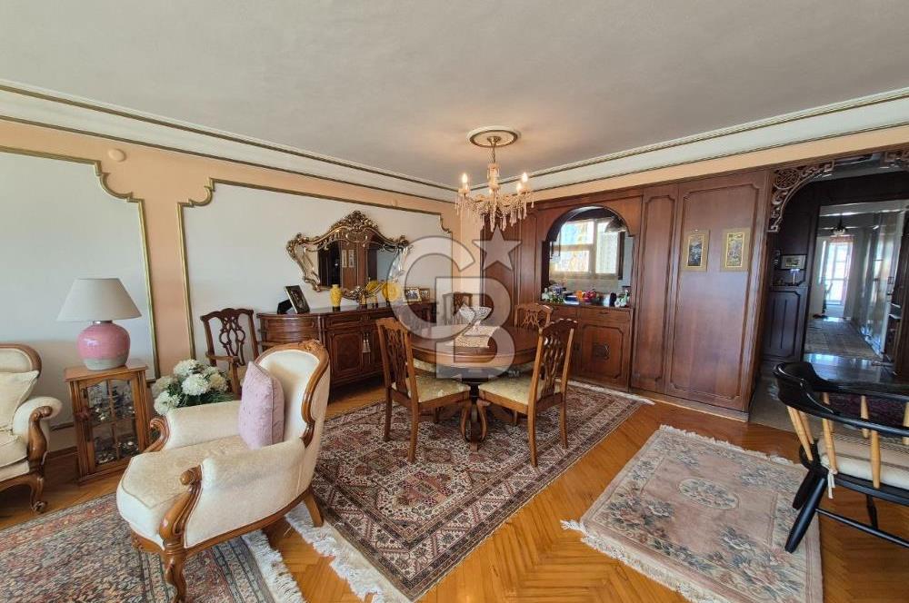 Karşıyaka Yalı Caddesi Satılık Deniz Manzaralı Daire