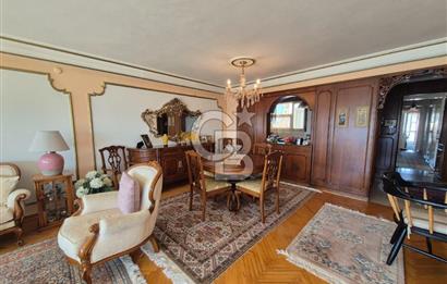 Karşıyaka Yalı Caddesi Satılık Deniz Manzaralı Daire