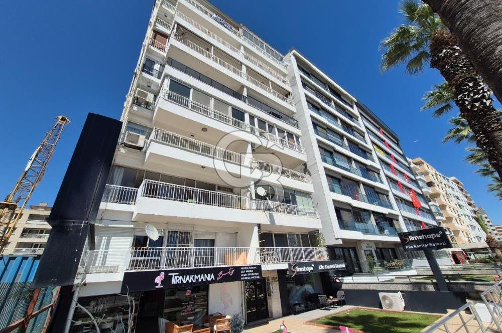 Karşıyaka Yalı Caddesi Satılık Deniz Manzaralı Daire