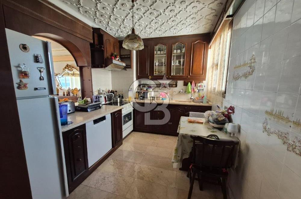 Karşıyaka Yalı Caddesi Satılık Deniz Manzaralı Daire