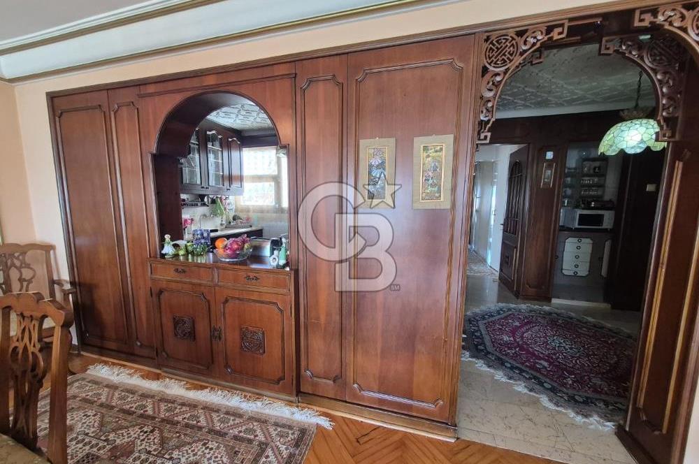 Karşıyaka Yalı Caddesi Satılık Deniz Manzaralı Daire