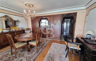 Karşıyaka Yalı Caddesi Satılık Deniz Manzaralı Daire