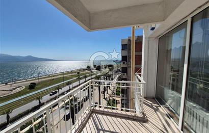 Karşıyaka Yalı Caddesi Satılık Deniz Manzaralı Daire