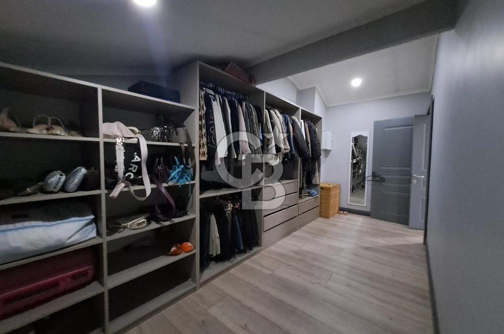 BAĞLICADA SATILIK 6+2 KIŞ BAHÇELİ LÜKS VİLLA