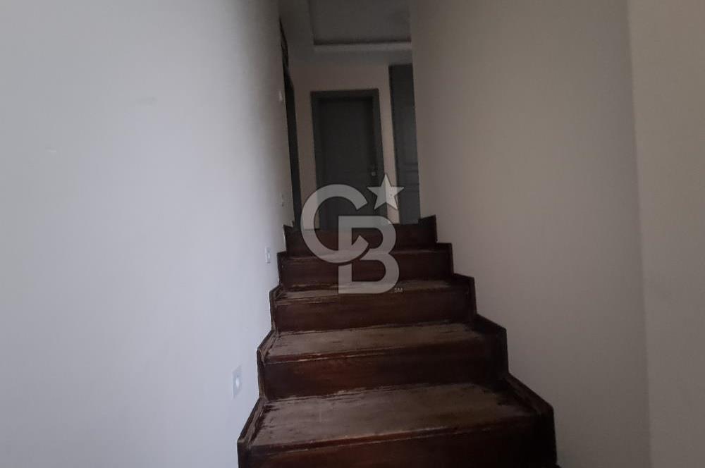 BAĞLICADA SATILIK 6+2 KIŞ BAHÇELİ LÜKS VİLLA