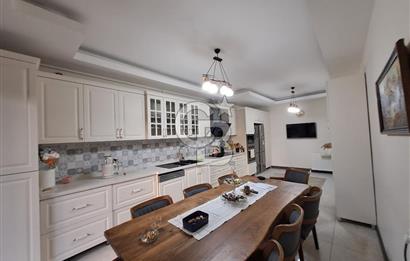 BAĞLICADA SATILIK 6+2 KIŞ BAHÇELİ LÜKS VİLLA