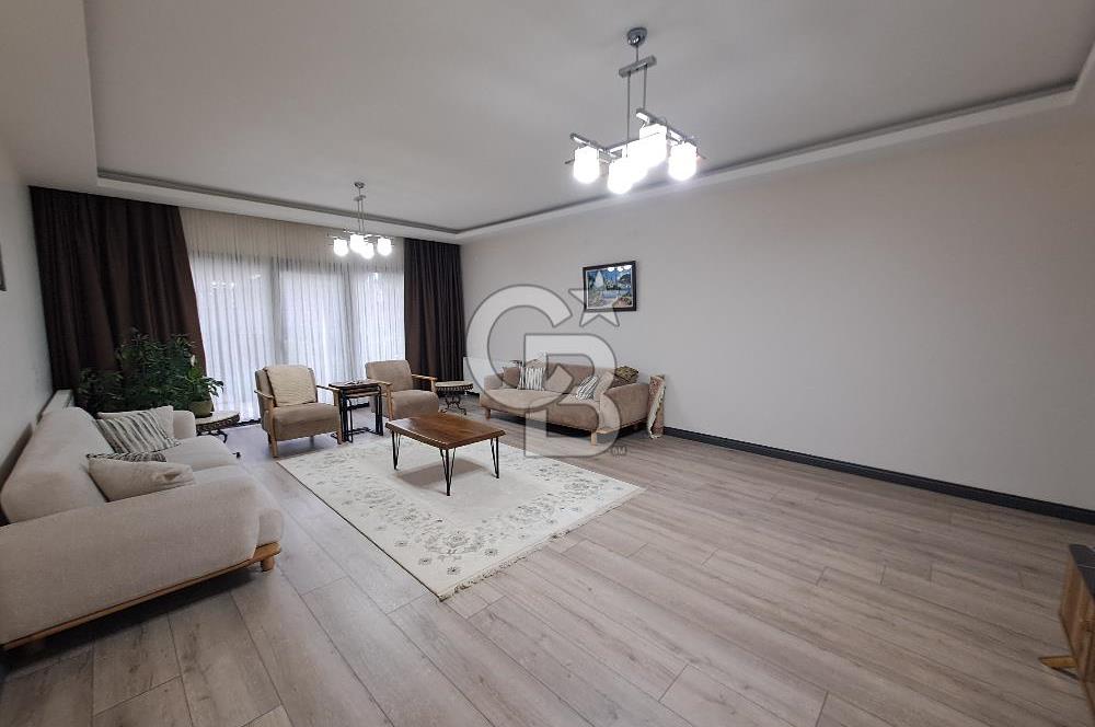 BAĞLICADA SATILIK 6+2 KIŞ BAHÇELİ LÜKS VİLLA