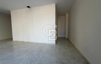 Kozyatağı Merkezde Kiralık Boş Mağaza ve Dükkan