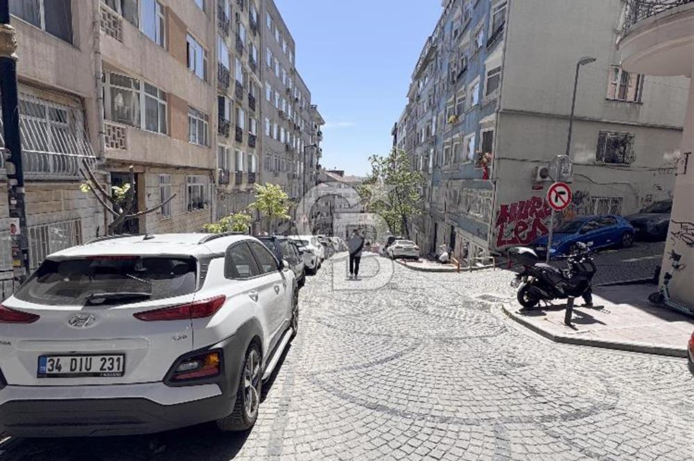 VİŞNEZADE MAHALLESİ, HÜSREV GEREDE CADDESİ, 4+1 SATILIK DAİRE
