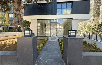 Kozyatağı Merkezde Kiralık Boş Mağaza ve Dükkan