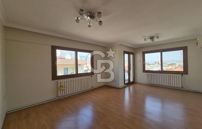 Karşıyaka Bahriye Üçok Bulvarı'nda Geniş 2+1 Kiralık Daire
