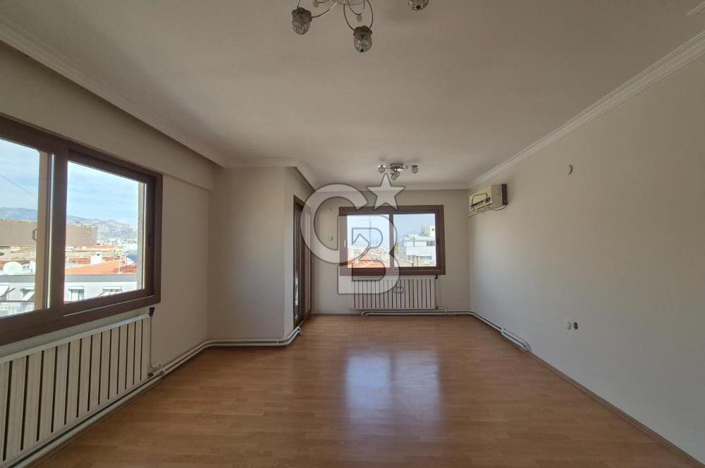 Karşıyaka Bahriye Üçok Bulvarı'nda Geniş 2+1 Kiralık Daire