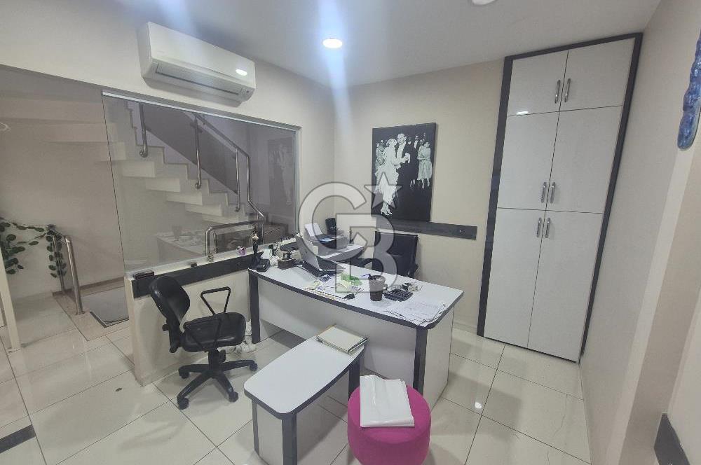 Mimar Kemalettin Moda Merkezinde 3 Katlı Kiralık Dükkan
