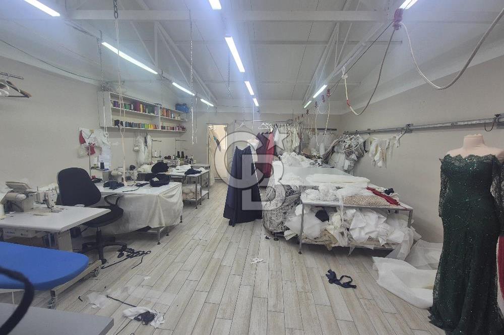 Mimar Kemalettin Moda Merkezinde 3 Katlı Kiralık Dükkan