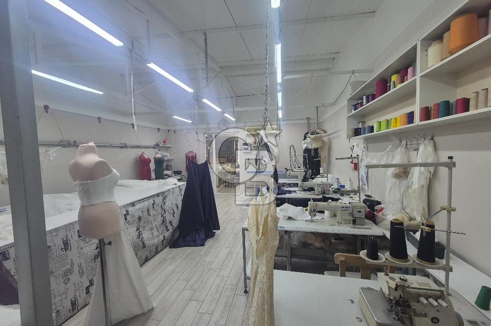 Mimar Kemalettin Moda Merkezinde 3 Katlı Kiralık Dükkan