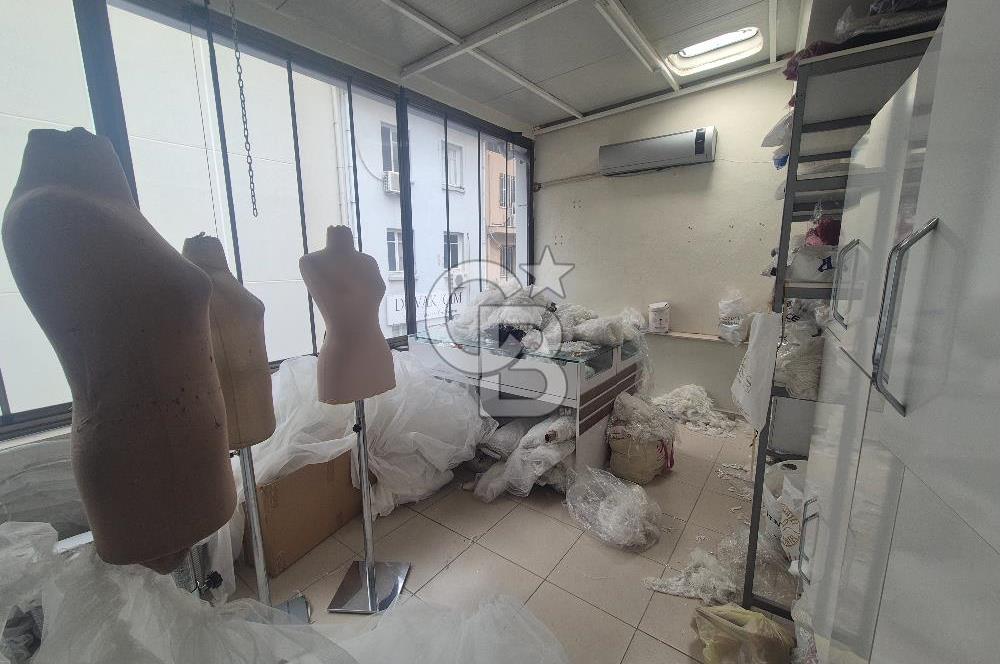 Mimar Kemalettin Moda Merkezinde 3 Katlı Kiralık Dükkan