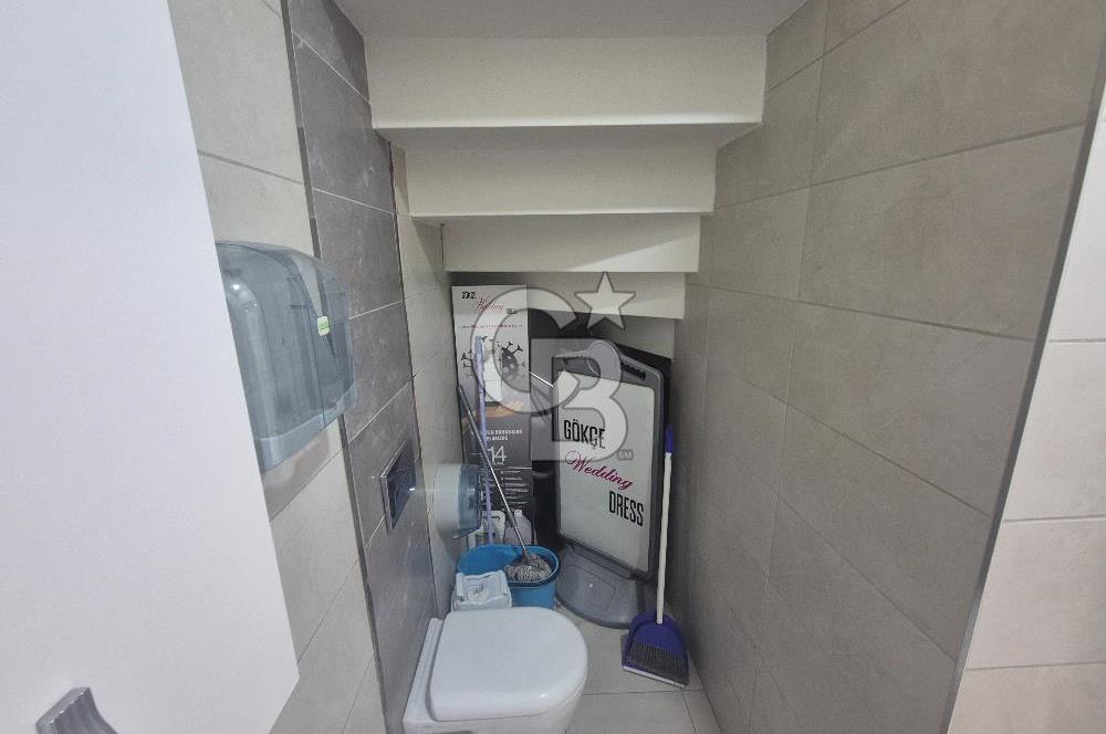 Mimar Kemalettin Moda Merkezinde 3 Katlı Kiralık Dükkan