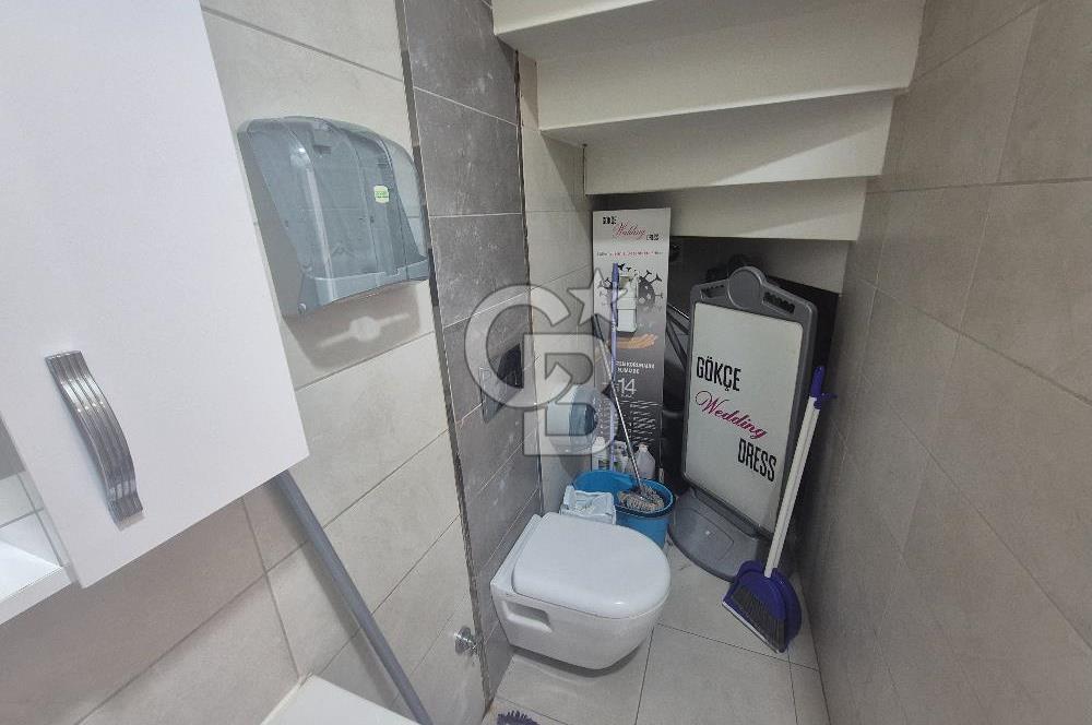Mimar Kemalettin Moda Merkezinde 3 Katlı Kiralık Dükkan