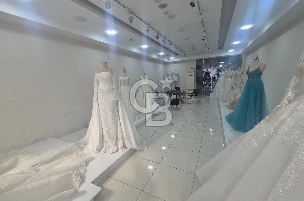 Mimar Kemalettin Moda Merkezinde 3 Katlı Kiralık Dükkan