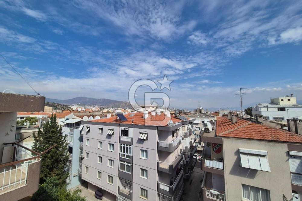 Karşıyaka Bahriye Üçok Bulvarı'nda Geniş 2+1 Kiralık Daire