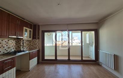 Karşıyaka Bahriye Üçok Bulvarı'nda Geniş 2+1 Kiralık Daire