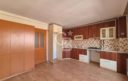 Karşıyaka Bahriye Üçok Bulvarı'nda Geniş 2+1 Kiralık Daire