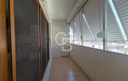 Karşıyaka Bahriye Üçok Bulvarı'nda Geniş 2+1 Kiralık Daire