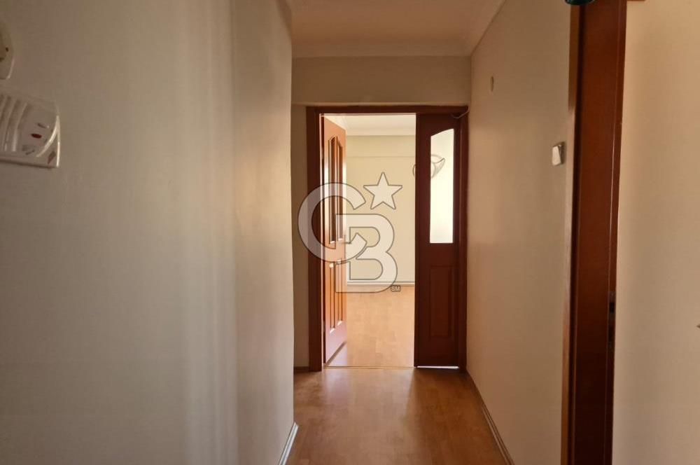 Karşıyaka Bahriye Üçok Bulvarı'nda Geniş 2+1 Kiralık Daire