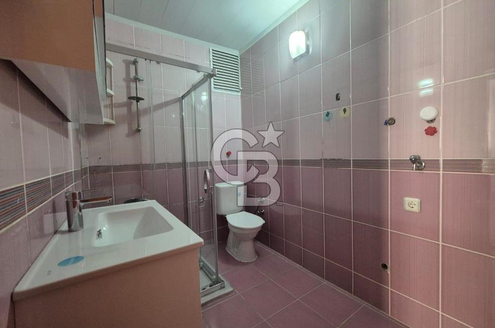 Karşıyaka Bahriye Üçok Bulvarı'nda Geniş 2+1 Kiralık Daire