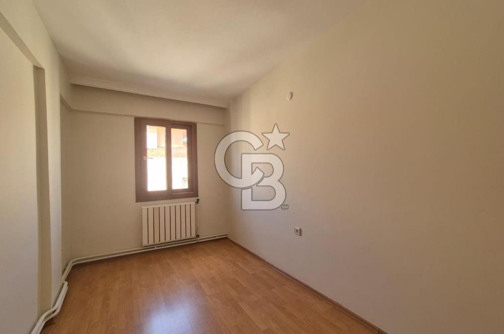 Karşıyaka Bahriye Üçok Bulvarı'nda Geniş 2+1 Kiralık Daire