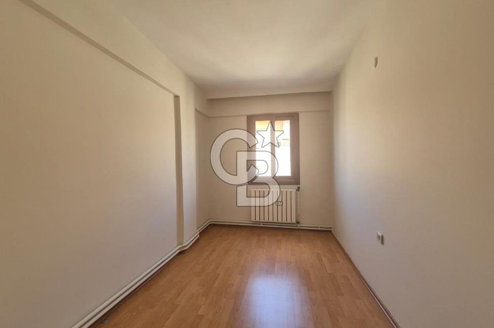 Karşıyaka Bahriye Üçok Bulvarı'nda Geniş 2+1 Kiralık Daire