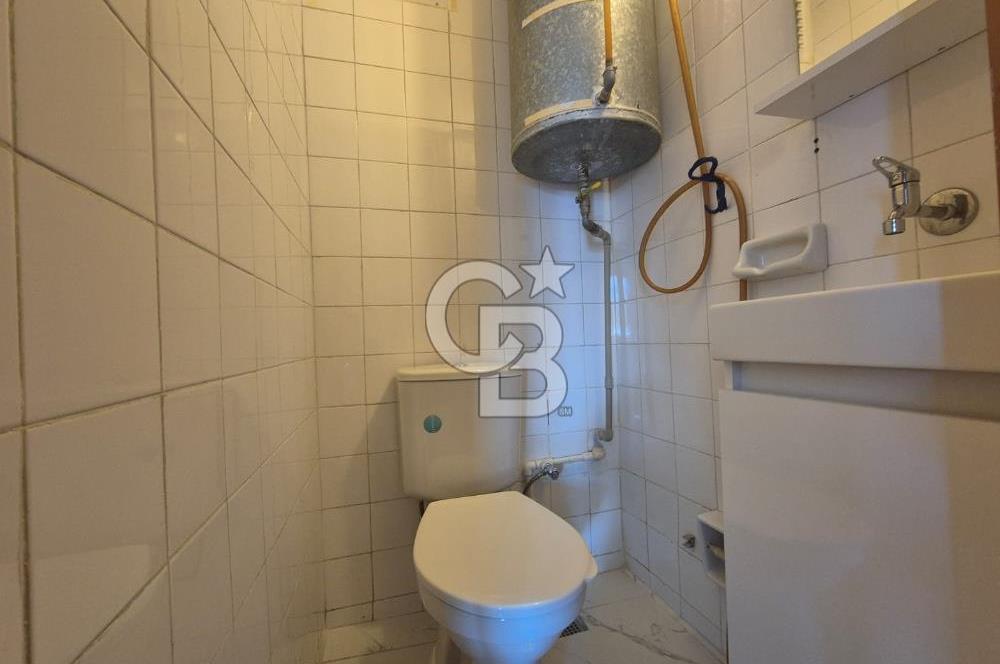Karşıyaka Bahriye Üçok Bulvarı'nda Geniş 2+1 Kiralık Daire
