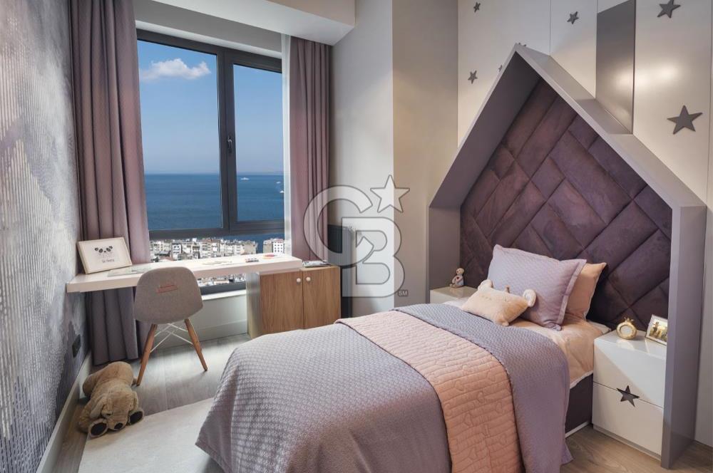 AYLİN BERENT'TEN EVORA İZMİR'DE DENİZ MANZARALI SATILIK DAİRE