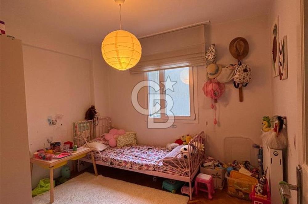 Karşıyaka Girneye Yakın Dedebaşı Mahallesinde Tadilatlı Satılık 