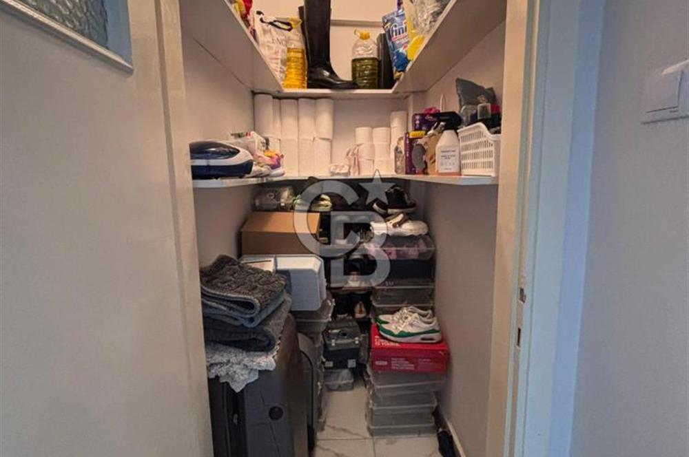 Karşıyaka Girneye Yakın Dedebaşı Mahallesinde Tadilatlı Satılık 