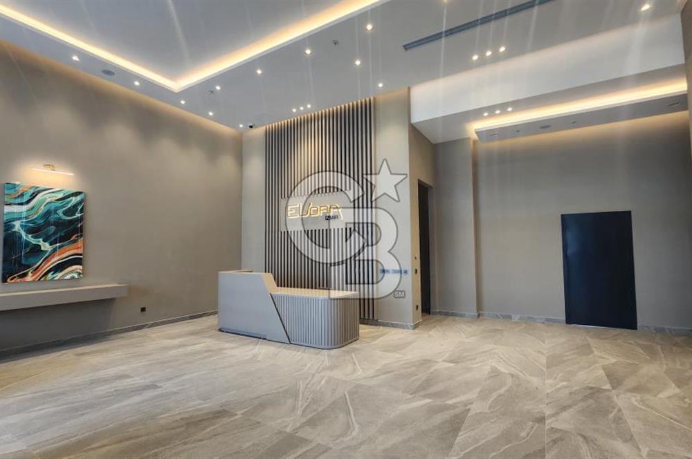 AYLİN BERENT'TEN EVORA İZMİR'DE DENİZ MANZARALI SATILIK DAİRE