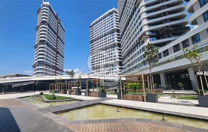 AYLİN BERENT'TEN EVORA İZMİR'DE DENİZ MANZARALI SATILIK DAİRE