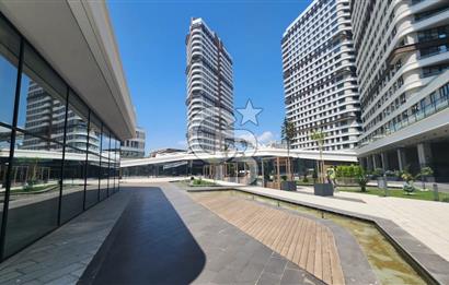 AYLİN BERENT'TEN EVORA İZMİR'DE DENİZ MANZARALI SATILIK DAİRE