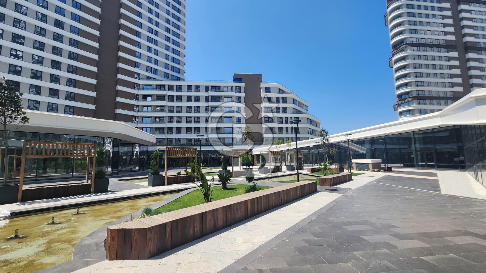 AYLİN BERENT'TEN EVORA İZMİR'DE DENİZ MANZARALI SATILIK DAİRE