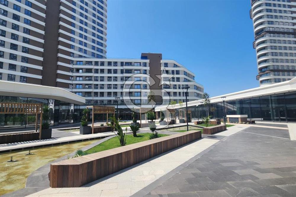 AYLİN BERENT'TEN EVORA İZMİR'DE DENİZ MANZARALI SATILIK DAİRE