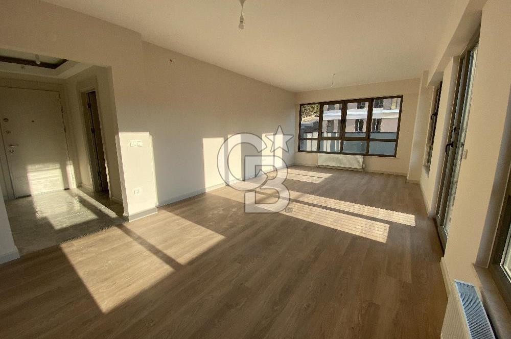 MALTEPE ZÜMRÜTEVLER SURYAPI YEŞİL MAVİ'de SATILIK BALKONLU 2+1 DAİRE
