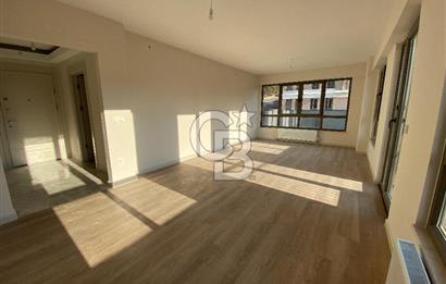 MALTEPE ZÜMRÜTEVLER SURYAPI YEŞİL MAVİ'de SATILIK BALKONLU 2+1 DAİRE