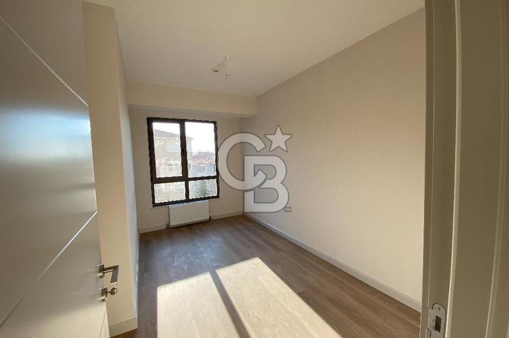 MALTEPE ZÜMRÜTEVLER SURYAPI YEŞİL MAVİ'de SATILIK BALKONLU 2+1 DAİRE