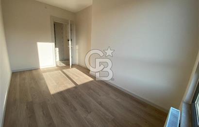 MALTEPE ZÜMRÜTEVLER SURYAPI YEŞİL MAVİ'de SATILIK BALKONLU 2+1 DAİRE