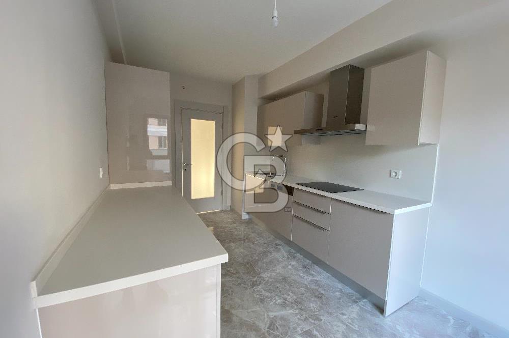 MALTEPE ZÜMRÜTEVLER SURYAPI YEŞİL MAVİ'de SATILIK BALKONLU 2+1 DAİRE