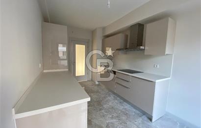 MALTEPE ZÜMRÜTEVLER SURYAPI YEŞİL MAVİ'de SATILIK BALKONLU 2+1 DAİRE