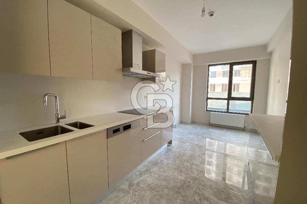MALTEPE ZÜMRÜTEVLER SURYAPI YEŞİL MAVİ'de SATILIK BALKONLU 2+1 DAİRE